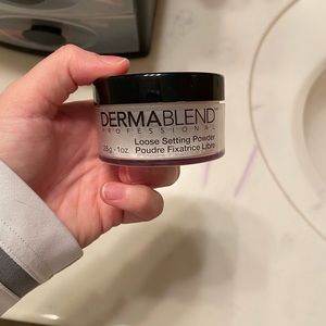 Dermablend powder